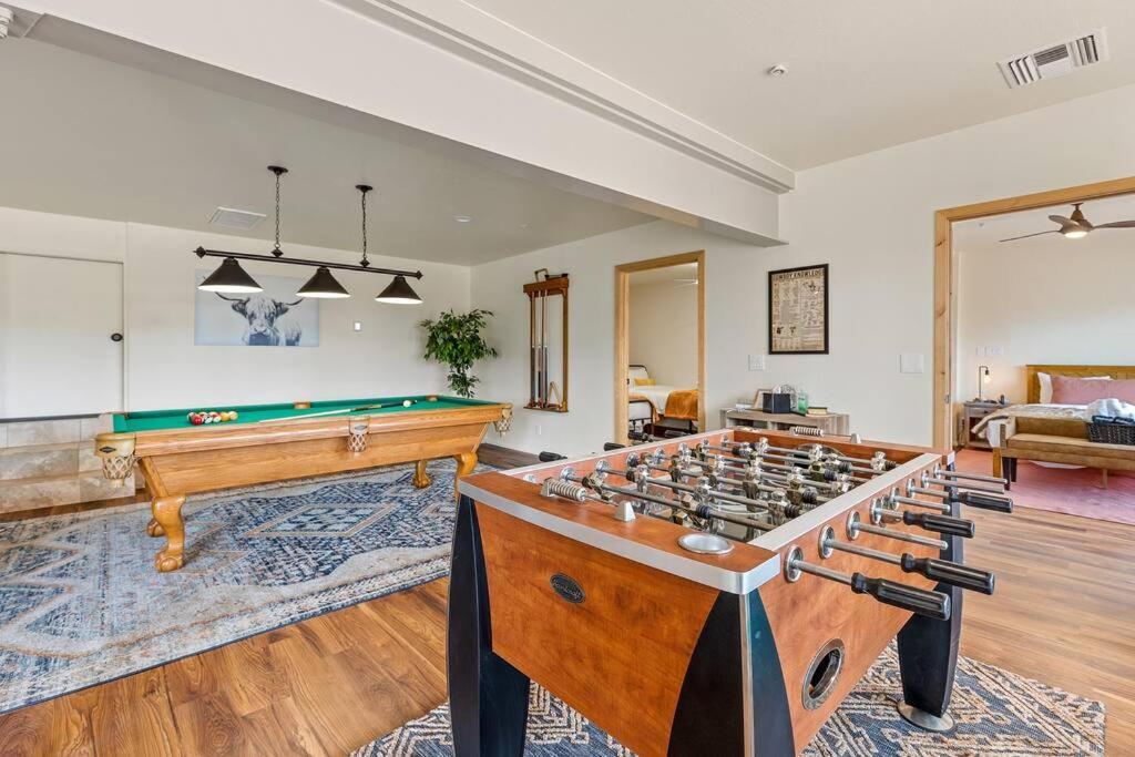 Close To Fresh Creek! Sleeps 12 ~ Amazing Views W/Serene Open Space ~ Hot Tub + Game Room ~ Trails Outside Седона Екстер'єр фото